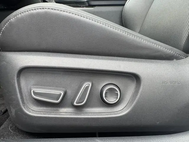 TOYOTA Camry Dual Engine 2.0 HGVP Deluxe Edition