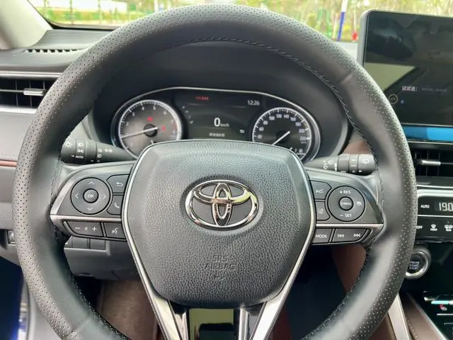 TOYOTA Ling Fang HARRIER 2.0L CVT two-wheel drive exclusive edition