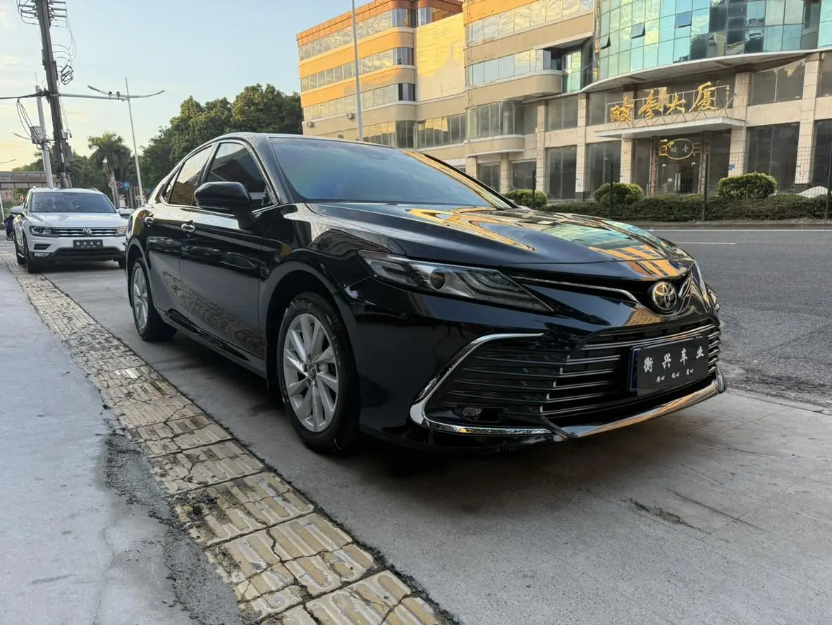 TOYOTA Camry 2.0G Deluxe Edition