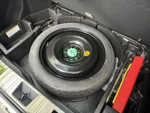 TOYOTA IZOA 2.0L Yixiang Edition