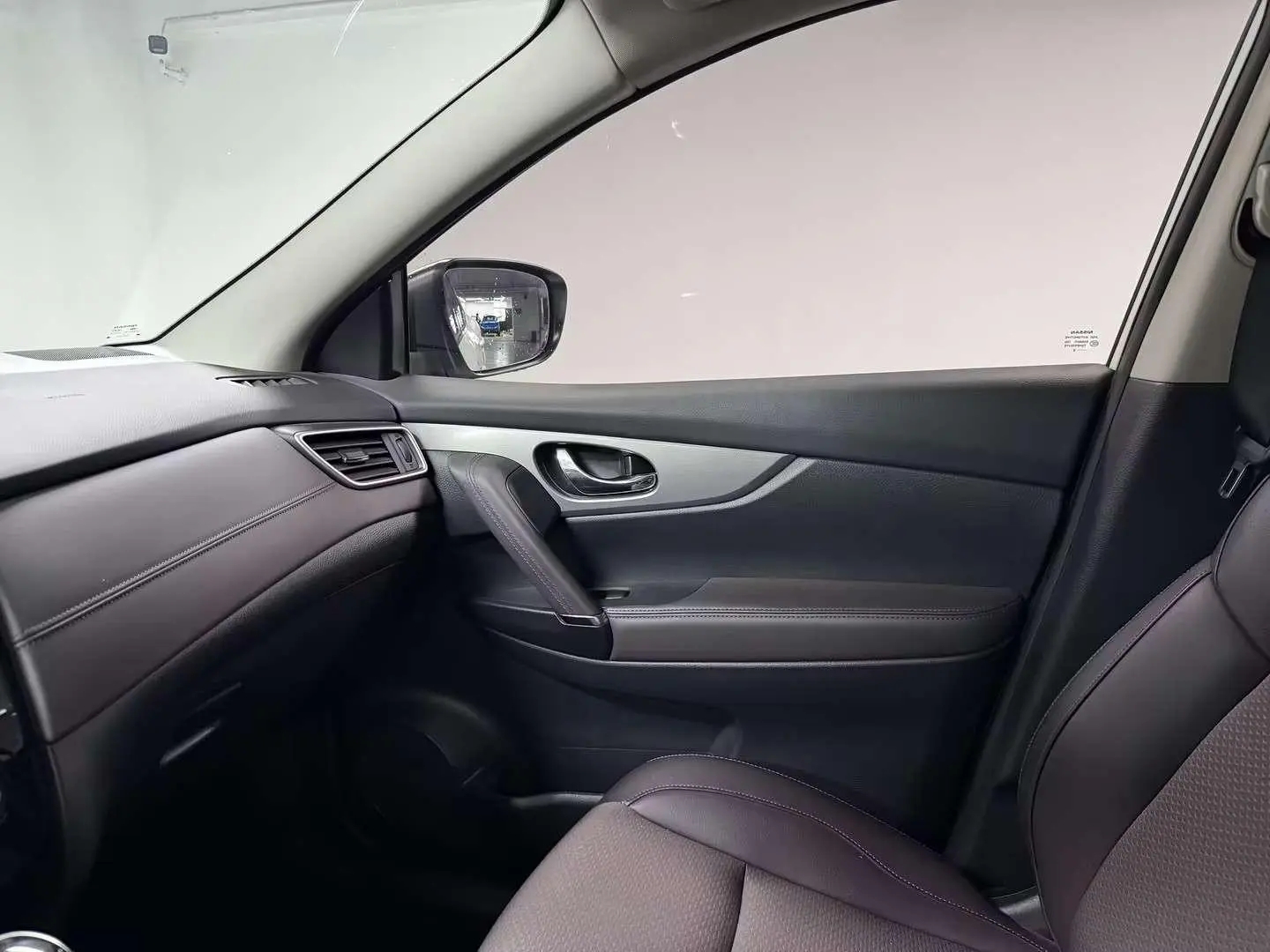 Nissan Qashqai 2.0L CVT Deluxe Edition