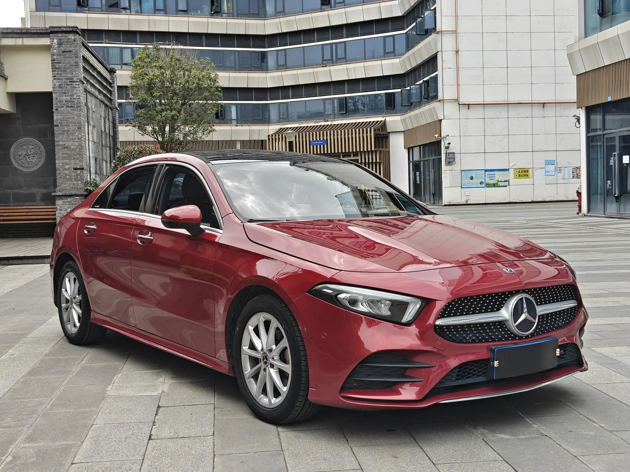 Mercedes-Benz Mercedes-Benz A-class A 200 L sports sedan