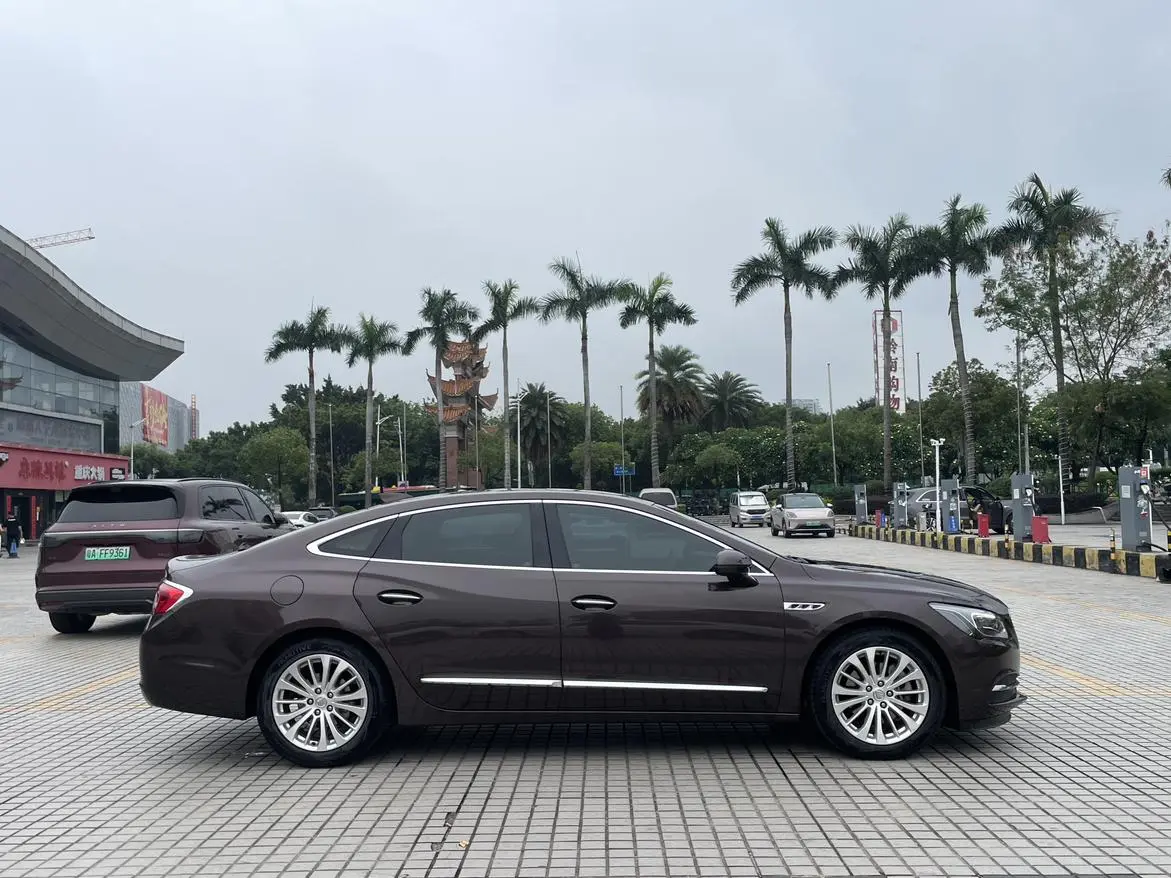 Buick Lacrosse 28T luxury