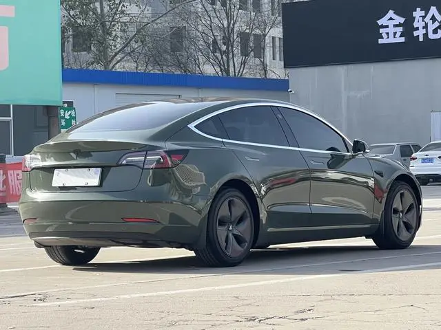 Tesla Model 3 Upgraded version of standard battery life rear drive