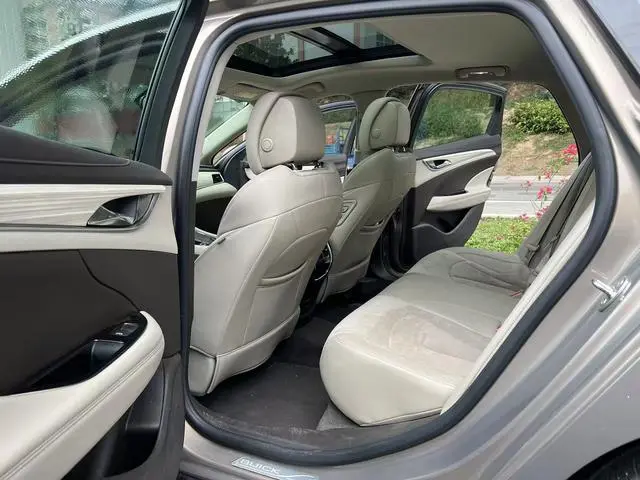 Buick Lacrosse 30H luxury