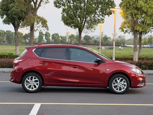 Nissan TIIDA 1.6L CVT Zhizun Edition