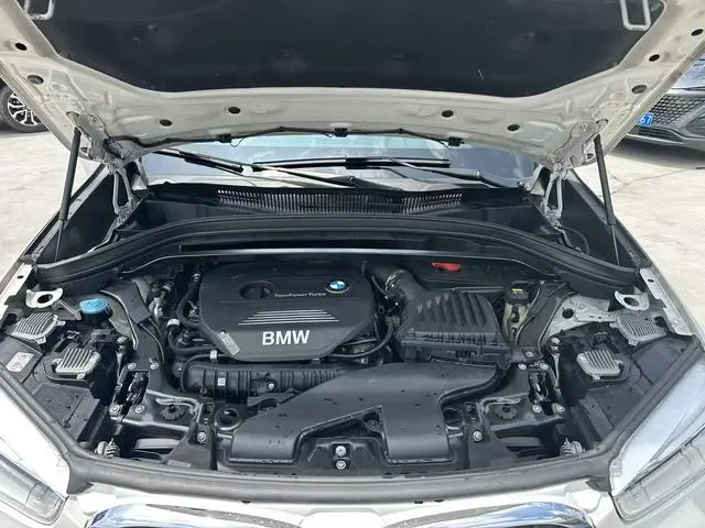 BMW BMW X1 sDrive20Li leading type