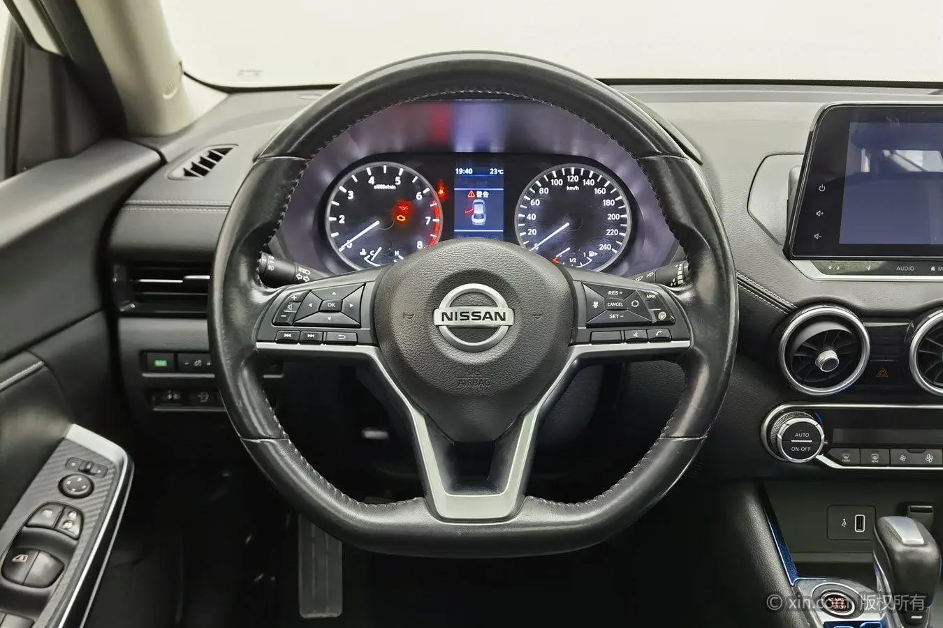 Nissan Xuan Yi 1.6L XL CVT Enjoy Edition
