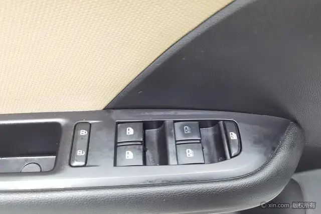 Chevrolet Cruze 320 automatic Enjoy Skylight version