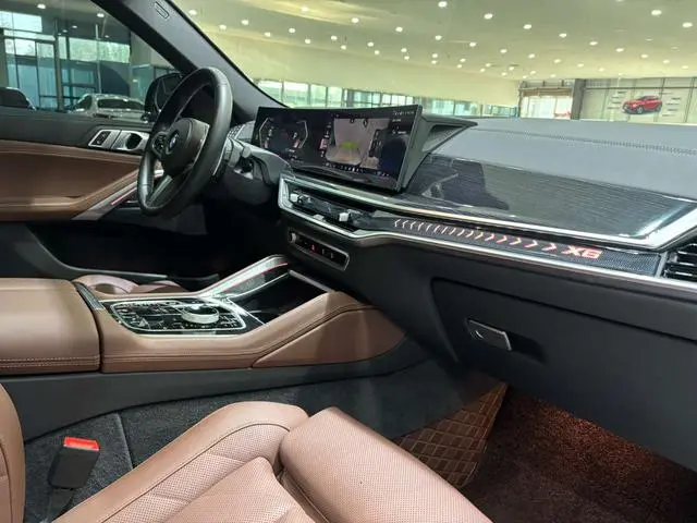 BMW BMW X6 Facelift xDrive30i M sports suit