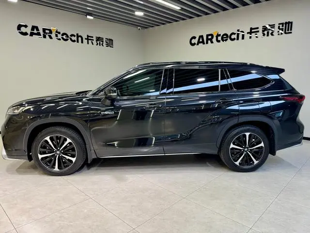 TOYOTA Crown Lufang Smart electric hybrid dual engine 2.5L E-CVT four-wheel drive Premium Edition