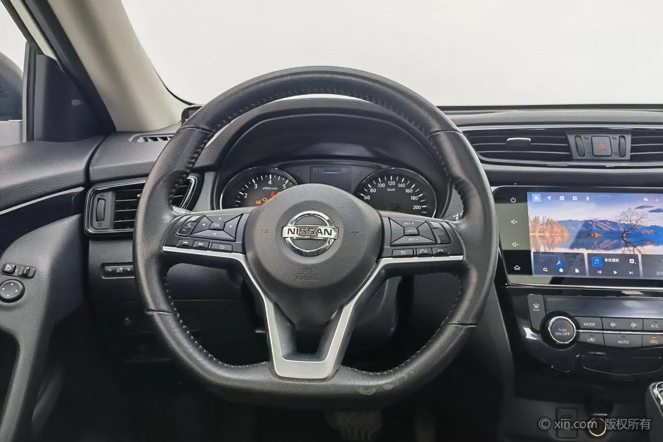 Nissan Qijun 2.0L two-wheel drive Zhilian Comfort Edition
