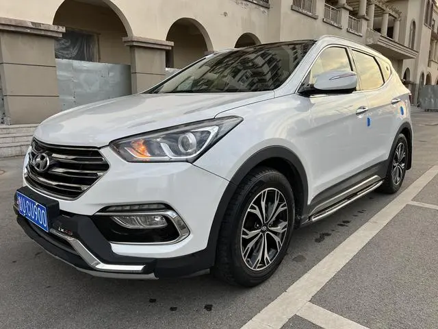 Hyundai Shengda 2.0T automatic two-wheel drive intelligent 7-seater