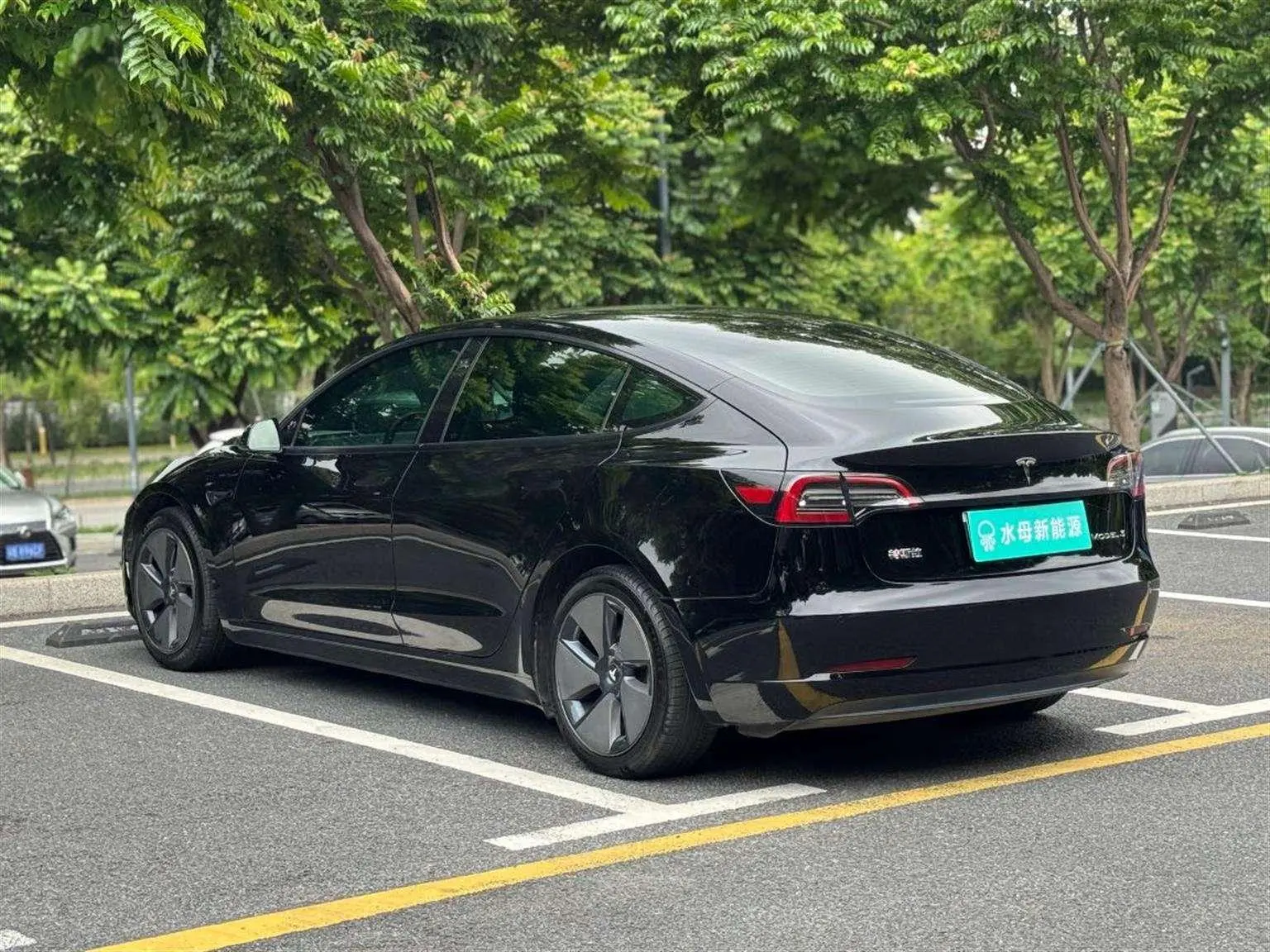 Tesla Model 3 Upgraded version of standard battery life rear drive