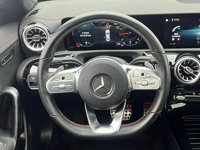 Mercedes-Benz Mercedes-Benz CLA Facelift CLA 200 four-door coupe