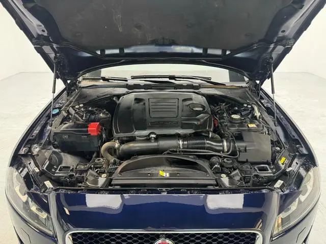 Jaguar Jaguar XFL 2.0T P200 two-wheel drive Fenghua version