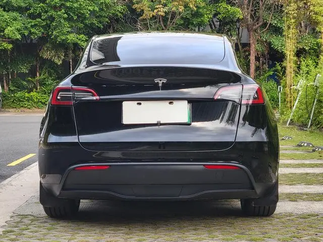 Tesla Model Y Facelifted rear-wheel drive version