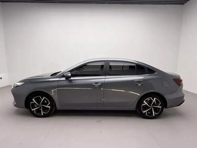 Roewe Roewe i5 1.5L CVT Premium Edition