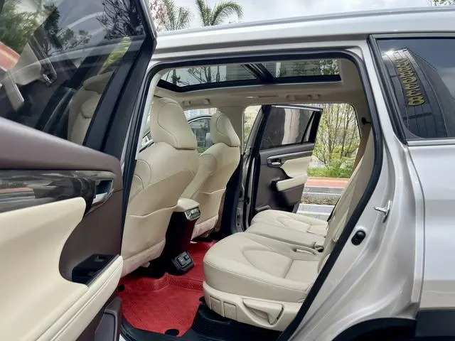 TOYOTA Highlander Dual-engine 2.5L four-wheel drive Extreme edition 7-seater