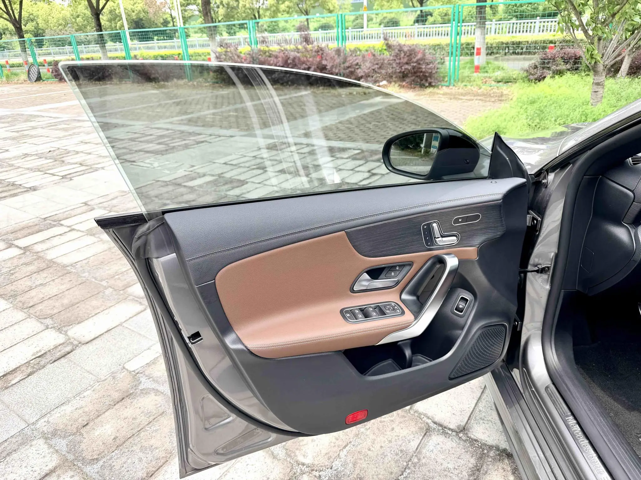 Mercedes-Benz Mercedes-Benz CLA CLA 260 4MATIC four-door coupe