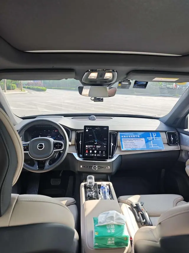 Volvo Volvo XC90 PHEV E-drive hybrid T8 Long battery life Zhizun Deluxe Edition 7 Seats