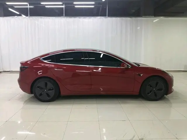 Tesla Model 3 Upgraded version of standard battery life rear drive