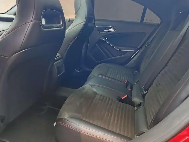 Mercedes-Benz Mercedes-Benz CLA CLA 220 4MATIC