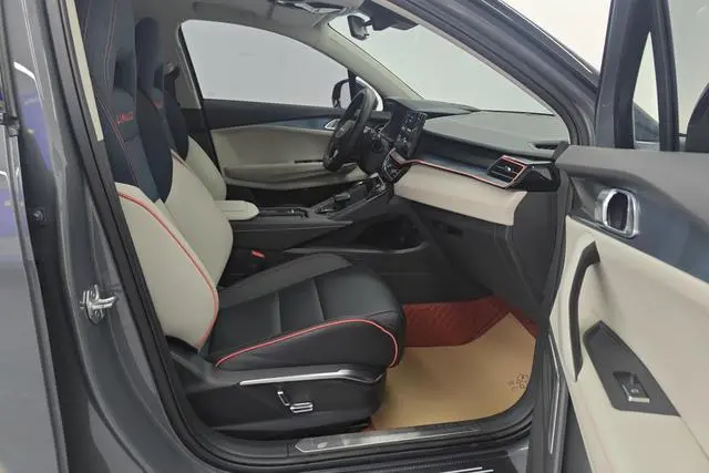LYNK & CO Lynk 06 Remix 1.5T Yao Halo