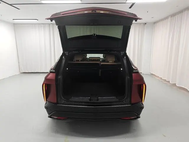 Cadillac IQ Ruige Four-wheel drive high-performance premium edition