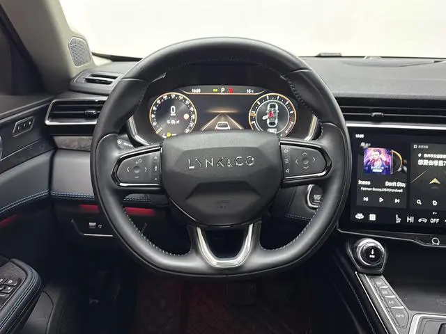 LYNK & CO Lynk 05 2.0TD two-wheel drive Halo