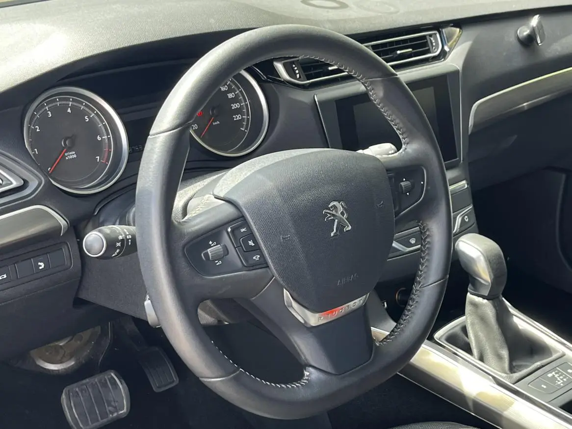 Peugeot Peugeot 408 1.6T Automatic Deluxe Edition