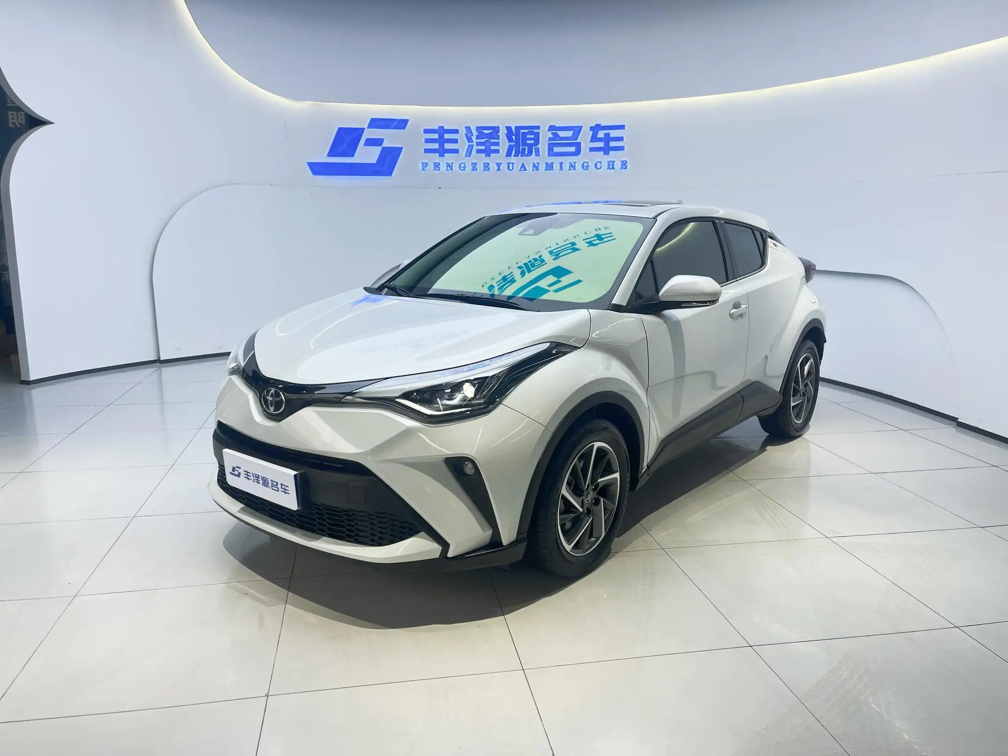 TOYOTA Toyota C-HR 2.0L Deluxe Edition