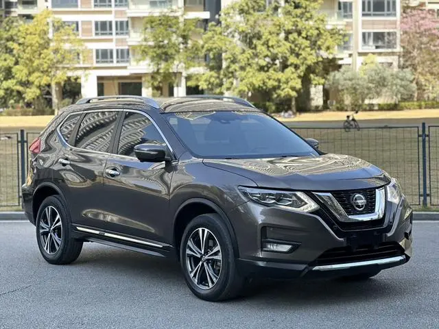 Nissan Qijun 2.5 L XL ITS CVT 4WD Luxury Pilot Edition
