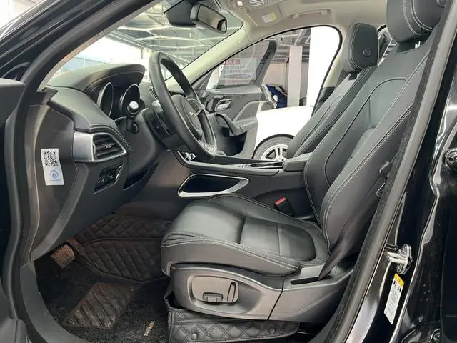 Jaguar Jaguar F-PACE 3.0 SC four-wheel drive R-Sport sports version