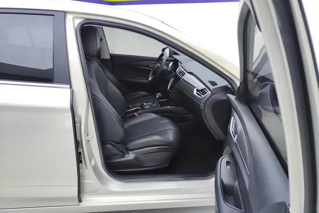 Roewe Roewe i5 1.5L automatic 4G Interconnection Linghao Ultimate Edition
