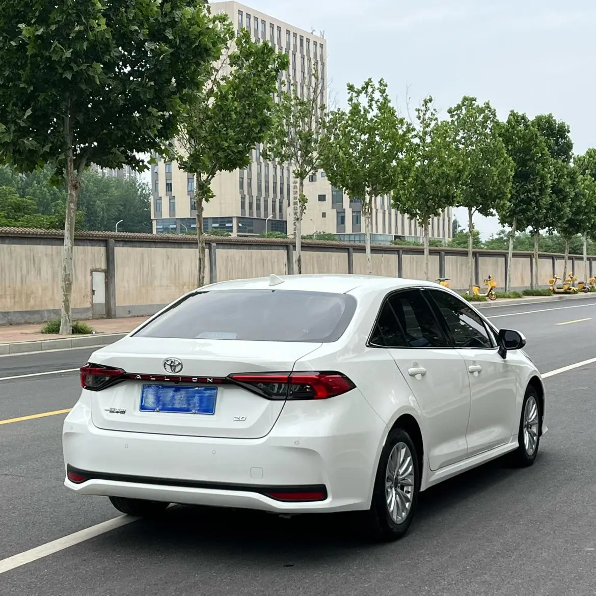 TOYOTA Asian lion 2.0L Deluxe Edition