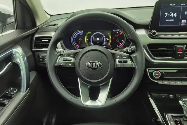 Kia Smart running 2.0L Automatic Smart Enjoy Deluxe Edition