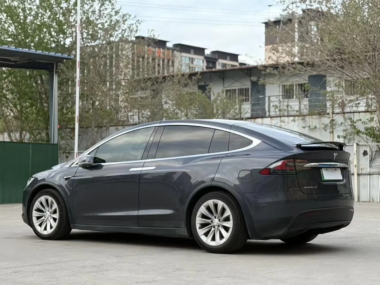 Tesla Model X 75D