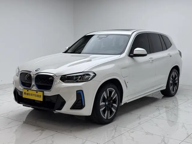 BMW BMW iX3 Facelift leading type