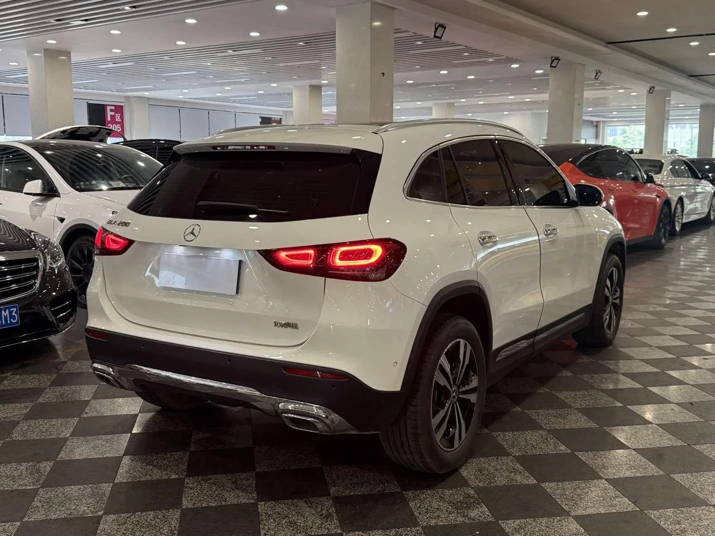 Mercedes-Benz Mercedes-Benz GLA GLA 200