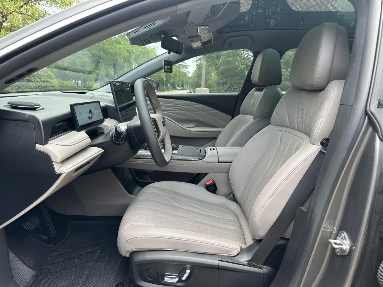 Geely Galaxy Galaxy Sparkle 8 PHEV 130km EM-i Premium Edition