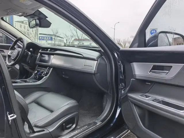 Jaguar Jaguar XFL 2.0T P200 two-wheel drive Elite Edition