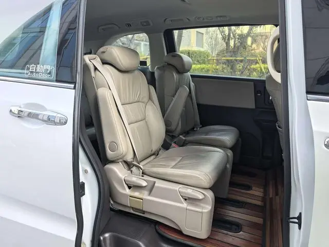 Honda Odyssey 2.4L Deluxe Edition