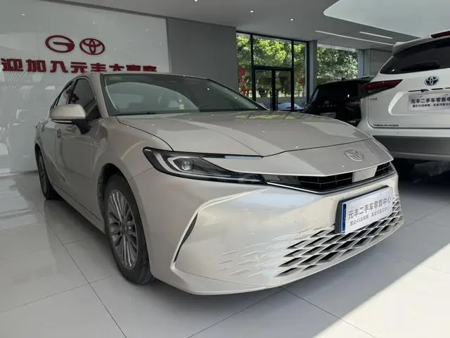 TOYOTA Camry Dual Engine 2.0 HGVP Deluxe Edition