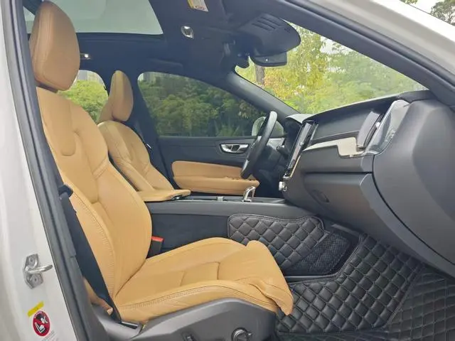 Volvo Volvo XC60 PHEV T8 E-drive Hybrid Zhizun Deluxe Edition Country V