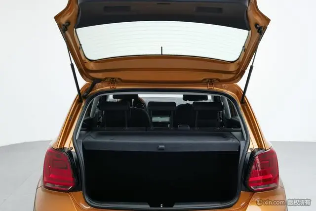 Volkswagen Polo 1.5L Cross Polo automatic