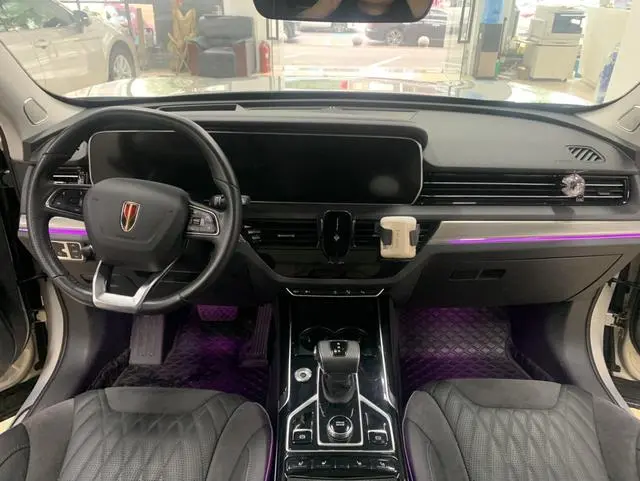 Hongqi Hongqi HS5 Facelift 2.0T Zhilian flag enjoy four-wheel drive version