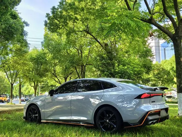 Changan Changan UNI-V 2.0T Collar Speed Version