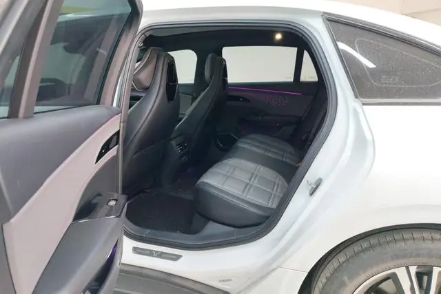 Hongqi Hongqi EH7 820 Pro