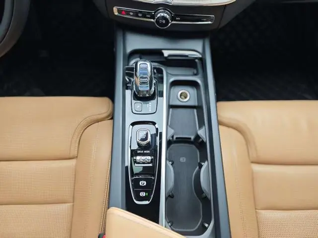 Volvo Volvo XC60 PHEV T8 E-drive Hybrid Zhizun Deluxe Edition Country V